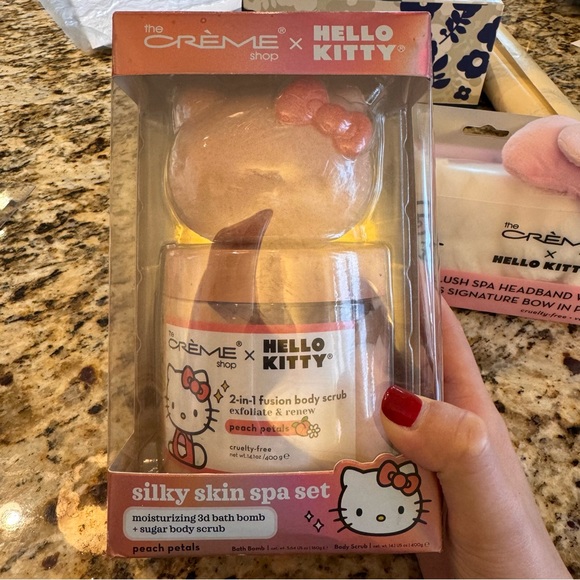 Hello Kitty Bath Set - Picture 3 of 3
